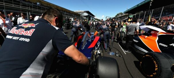 Indycar rossi domina la clasificación y va a salir desde la pole este sábado en detroit